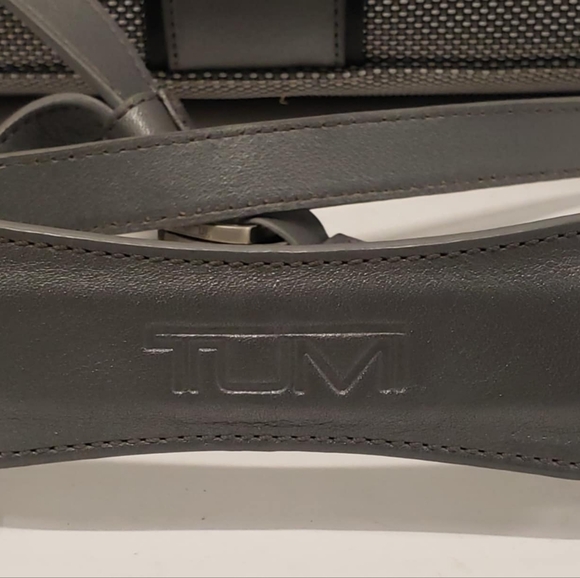 Tumi Geay Laptop Bag - Picture 11 of 16